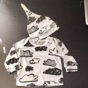 Eghunooy Baby Black And White Top And Matching Hat 0-3 Months Unisex